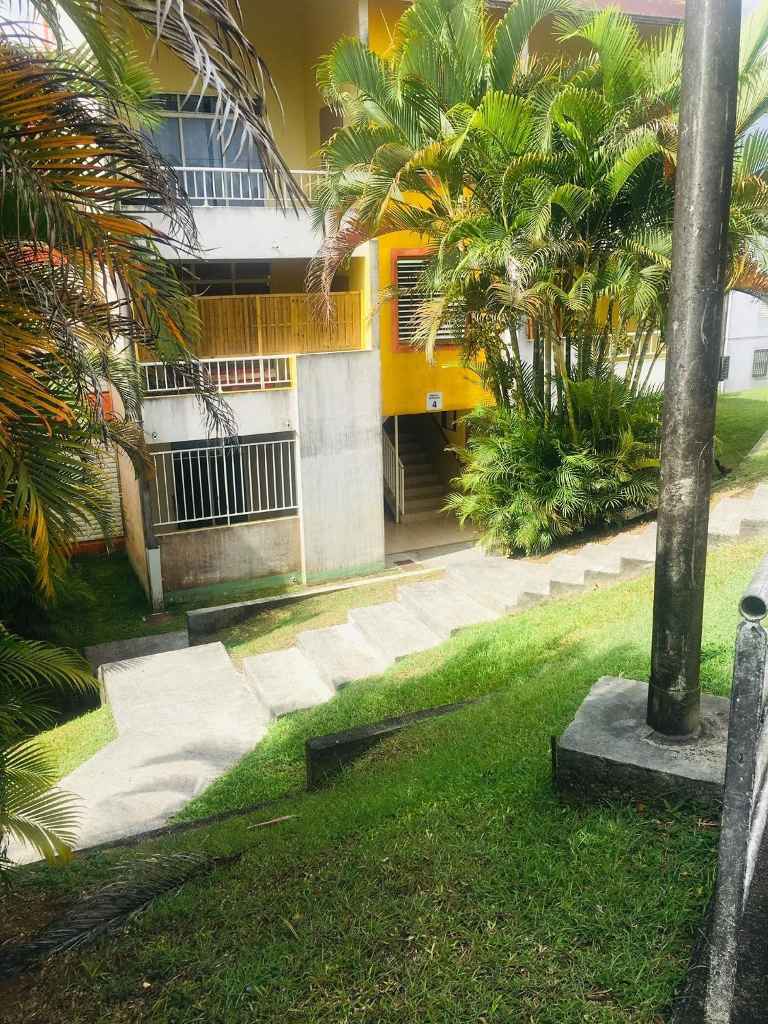 L'Appart Spa Privé, jacuzzi et sauna, accès exclusif Sainte-Rose Esterno foto