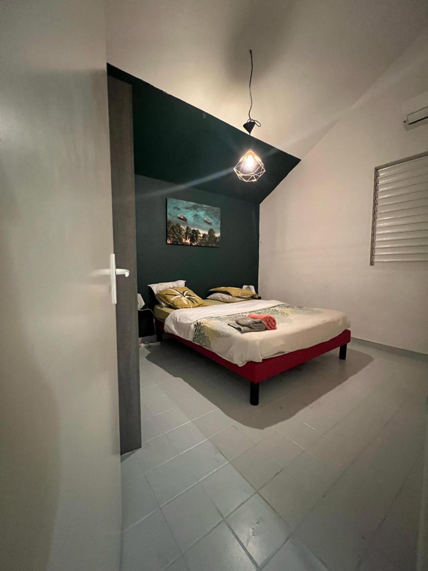 L'Appart Spa Privé, jacuzzi et sauna, accès exclusif Sainte-Rose Esterno foto